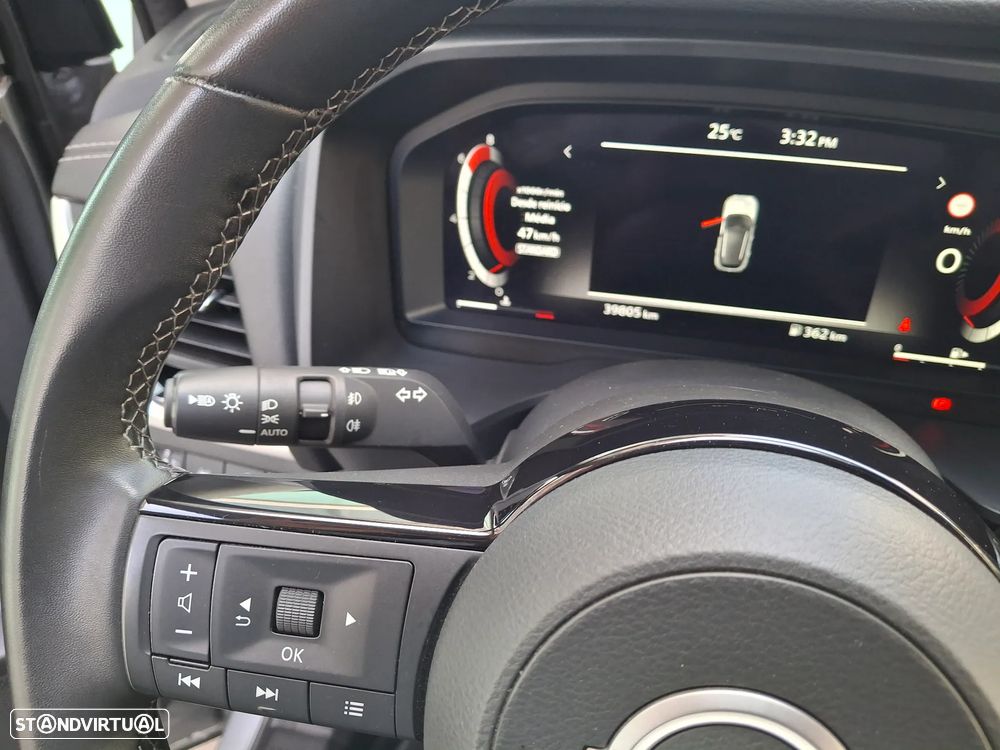 Nissan Qashqai 1.3 DIG-T N-Connecta LED - 26