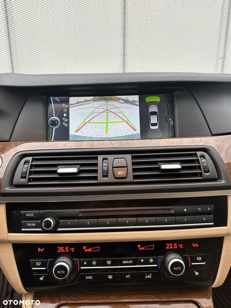 BMW Seria 5 528i xDrive Luxury Line - 17