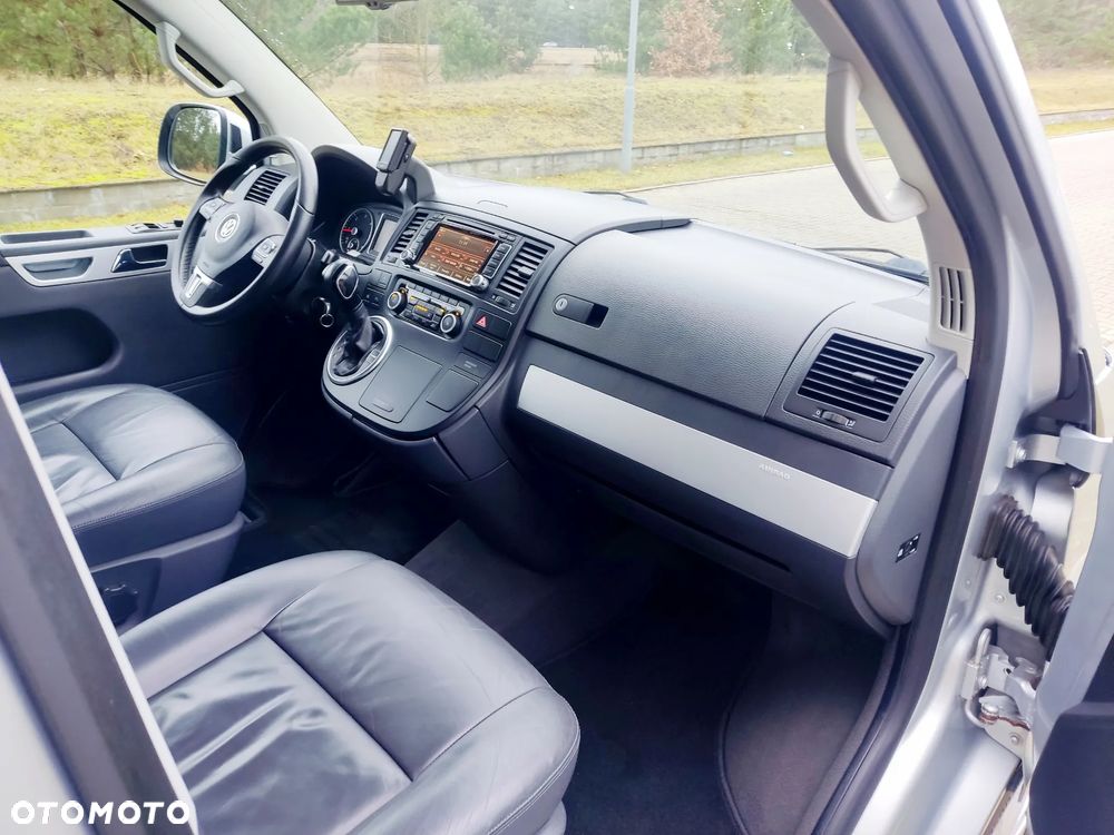 Volkswagen Multivan - 13