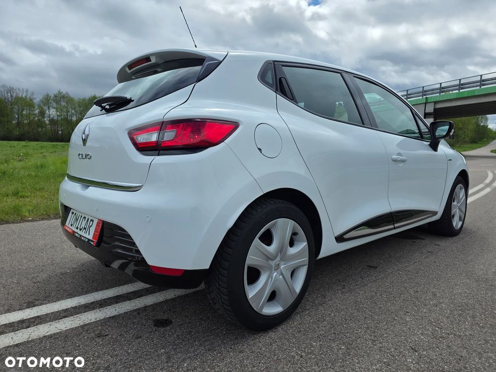 Renault Clio 1.2 16V 75 Limited - 8