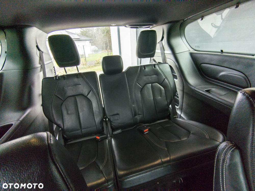 Chrysler Pacifica - 39