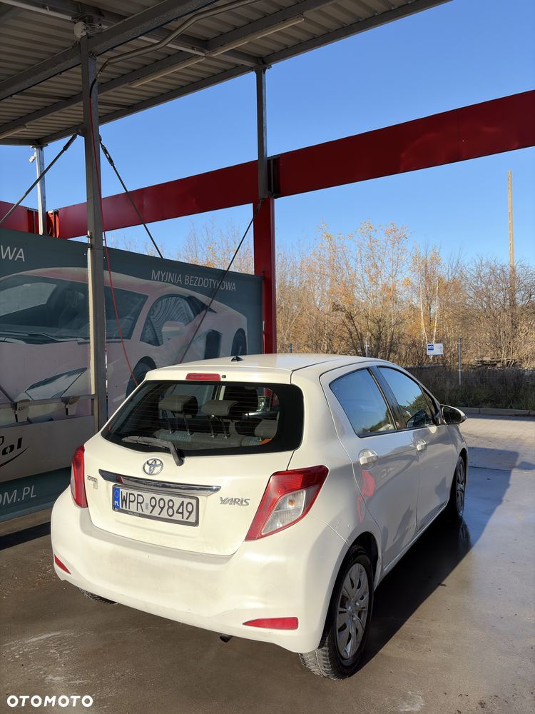 Toyota Yaris - 4