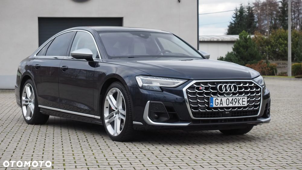 Audi S8 - 10