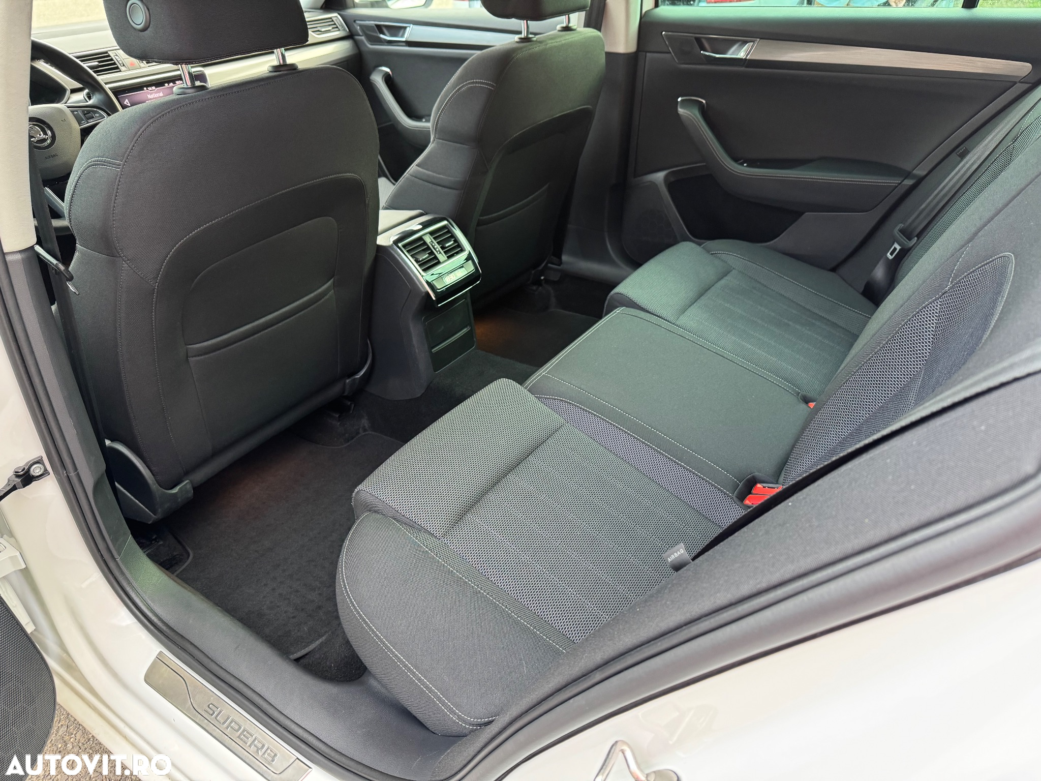 Skoda Superb Combi 2.0 TDI DSG Style - 32
