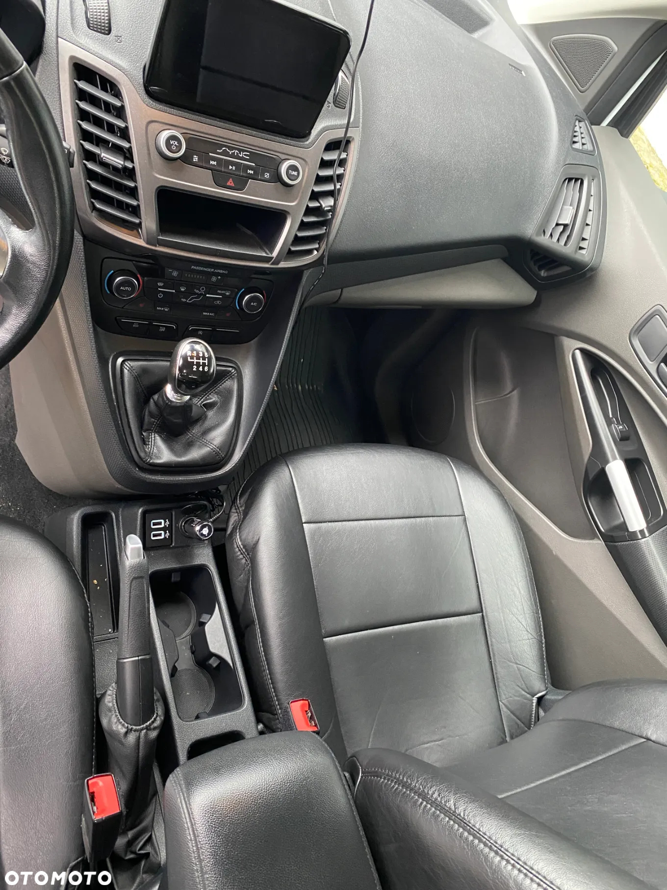 Ford Tourneo Connect 1.5 EcoBlue Titanium - 12