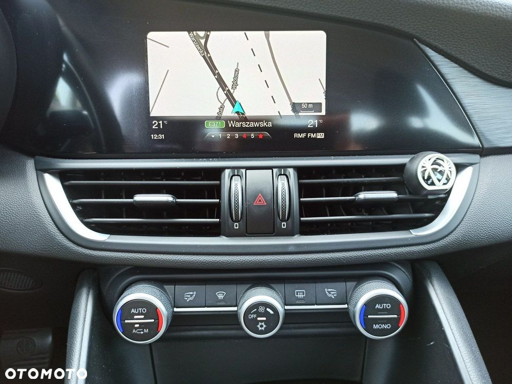 Alfa Romeo Giulia - 14