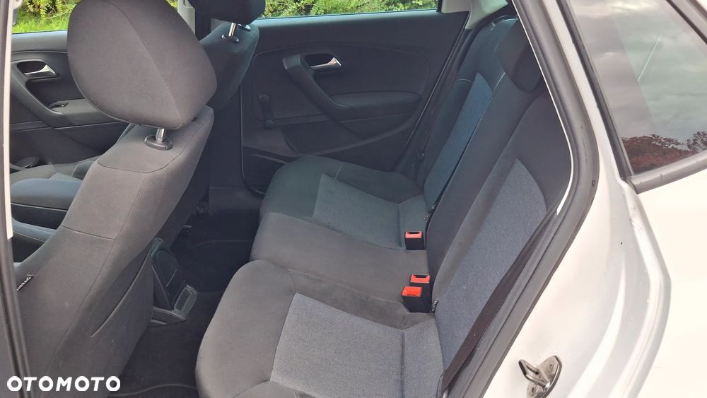 Volkswagen Polo 1.4 16V Highline - 8