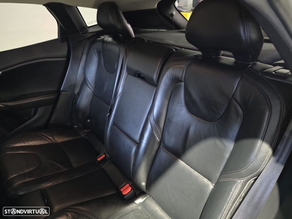 Volvo V40 1.6 D2 Eco Momentum - 17