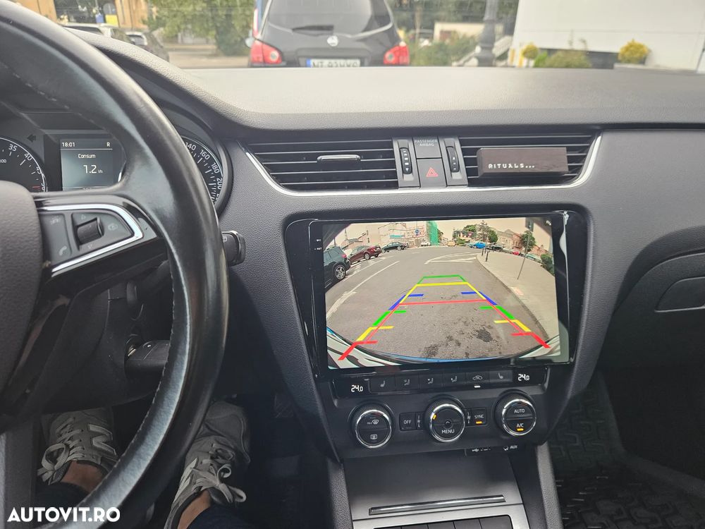 Skoda Octavia 1.6 TDI DSG Ambition - 5