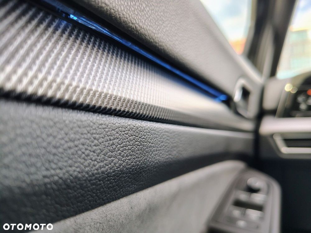 Volkswagen Golf - 31