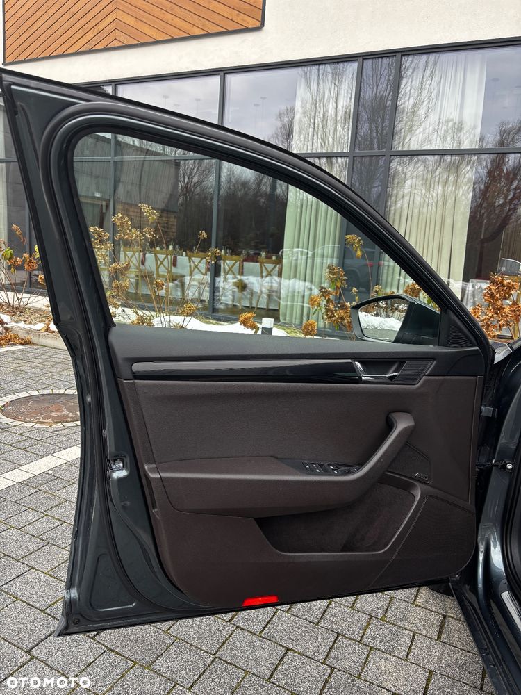 Skoda Superb 2.0 TDI 4x4 DSG L&K - 25