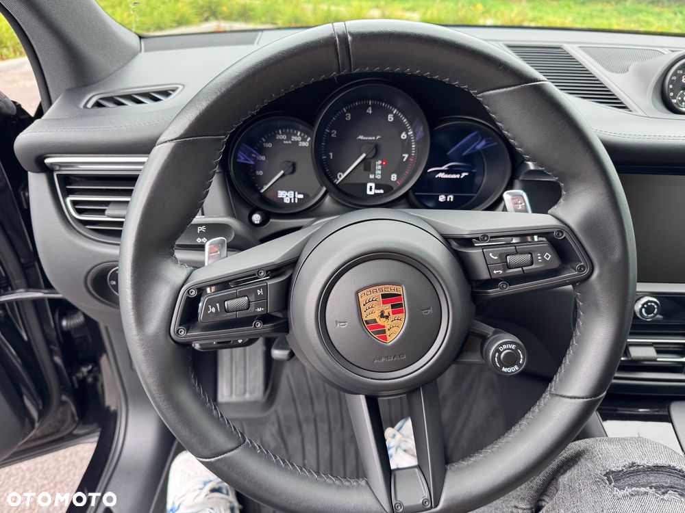 Porsche Macan T - 23