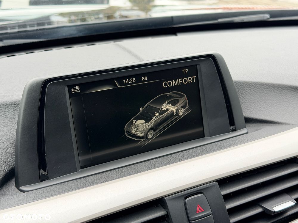 BMW Seria 3 318i - 26