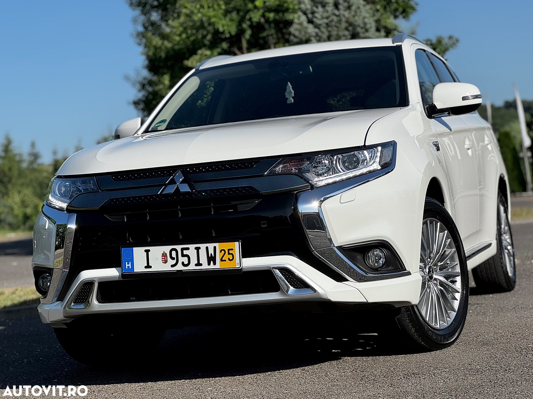 Mitsubishi Outlander - 38