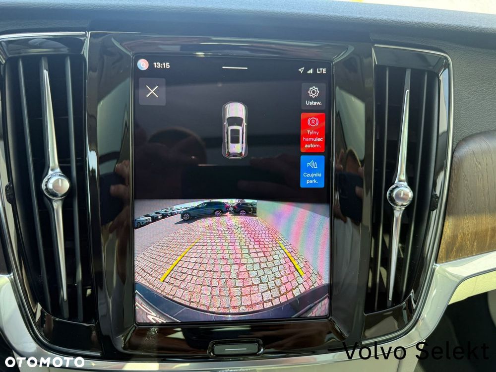 Volvo V90 Cross Country - 17