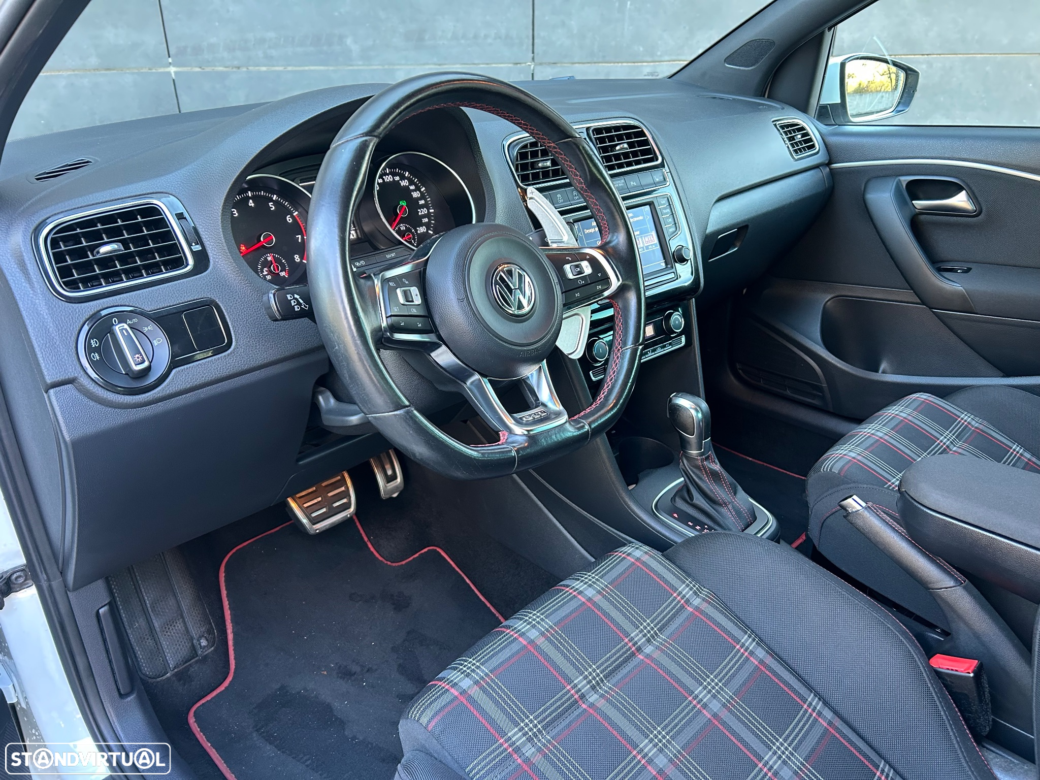 VW Polo 1.8 TSi GTi DSG - 14