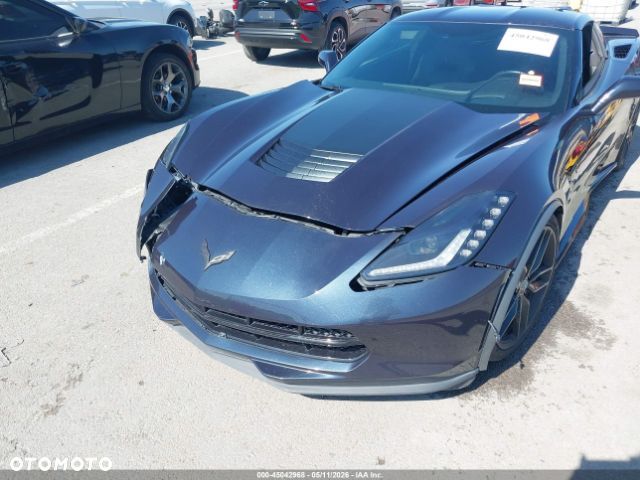 Chevrolet Corvette - 6