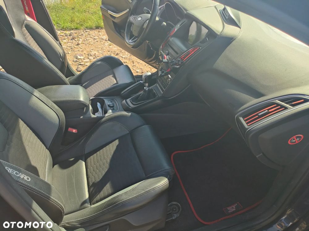Ford Focus 2.0 EcoBoost ST-2 - 8