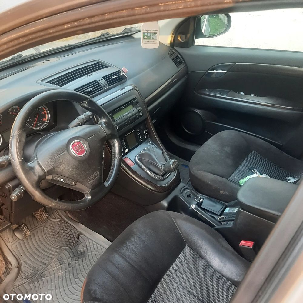 Fiat Croma 1.9 JTD Emotion - 6