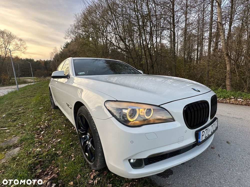 BMW Seria 7 740d xDrive - 28