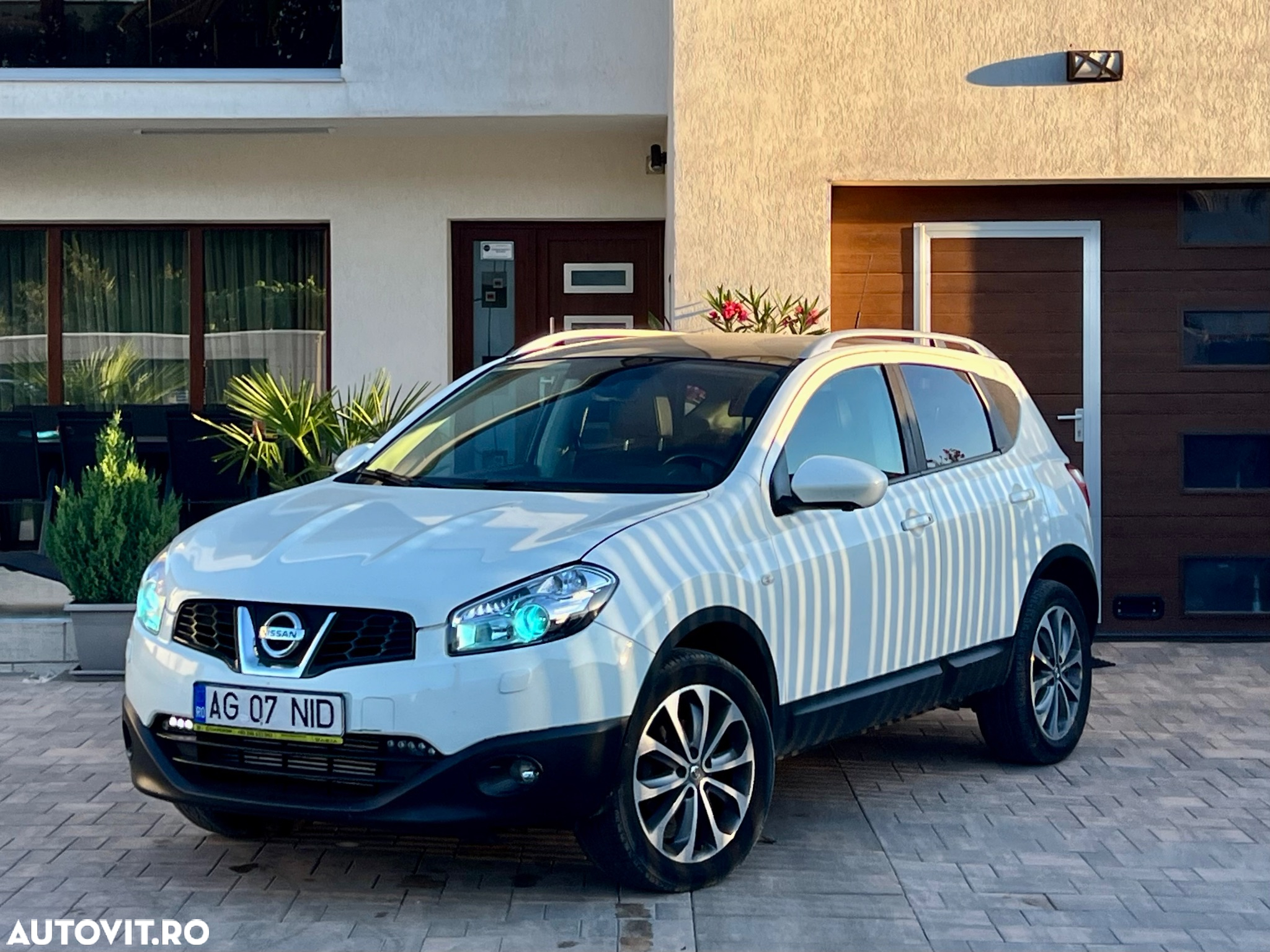 Nissan Qashqai 2.0 DCI 4 x 4 DPF Aut 360 - 2