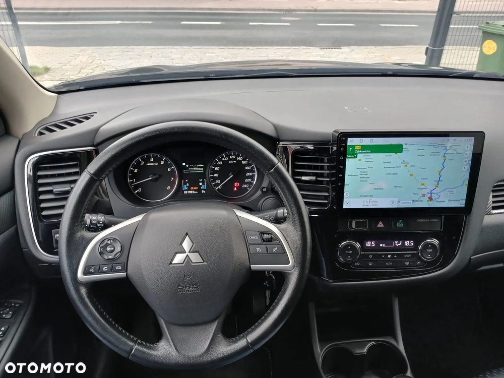 Mitsubishi Outlander 2.0 2WD Diamant Edition - 26