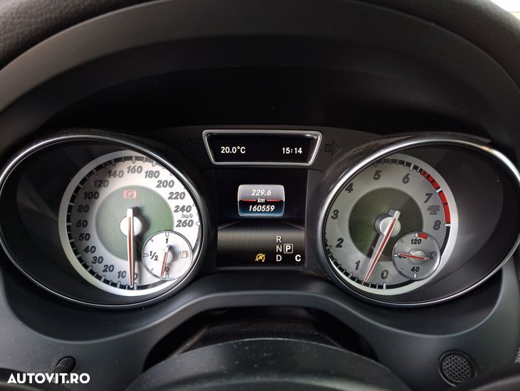 Mercedes-Benz CLA 200 7G-DCT Urban - 12