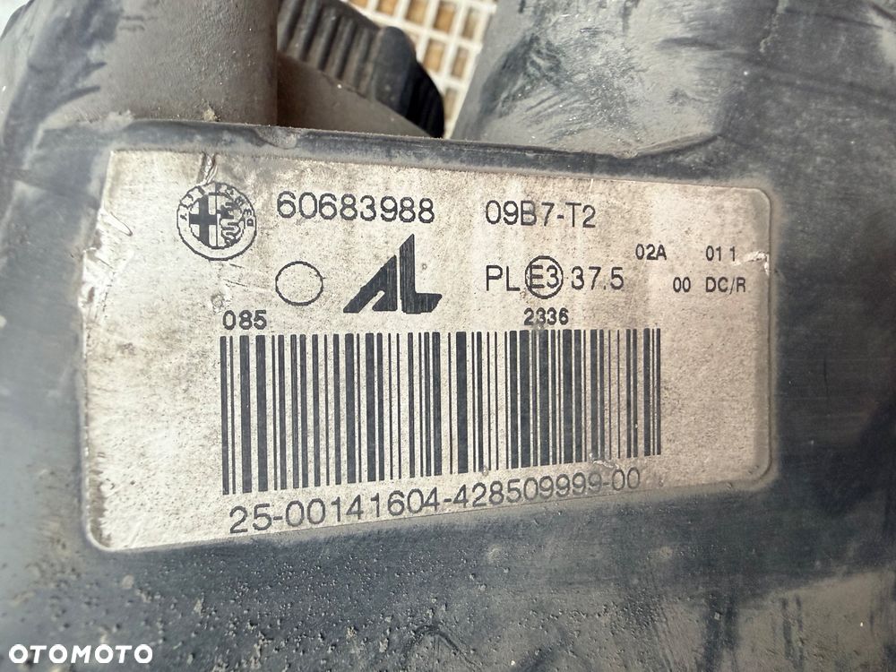 Lampa przednia ALFA ROMEO 159 XENON KOMPLET EUROPA ORYGINALNE AL - 8