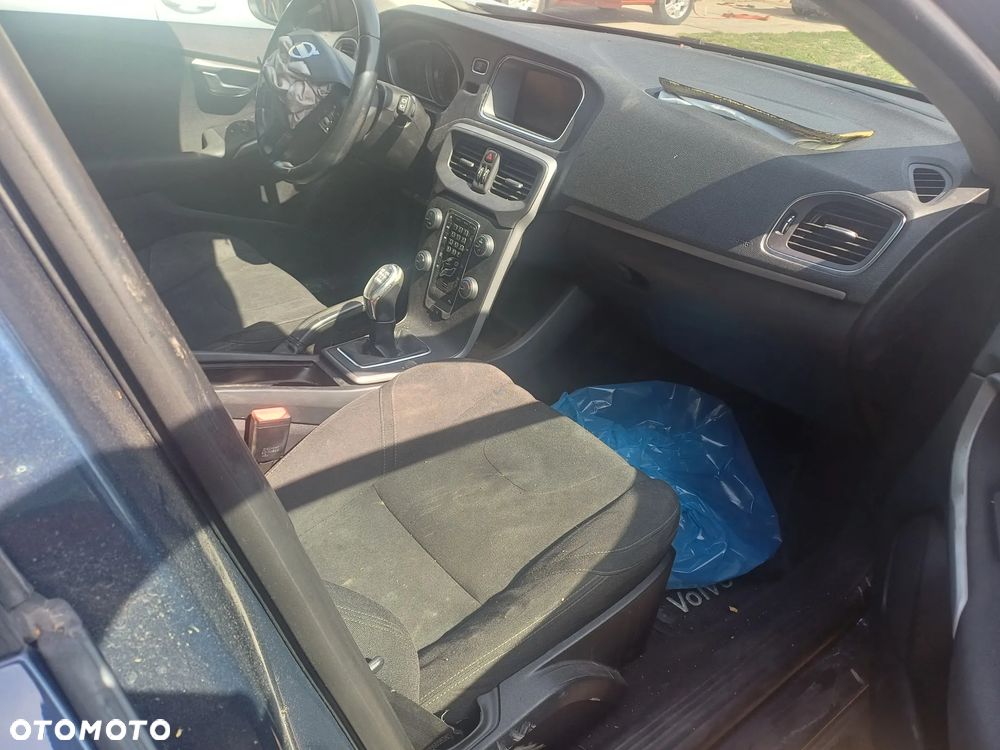 Volvo V40 - 9