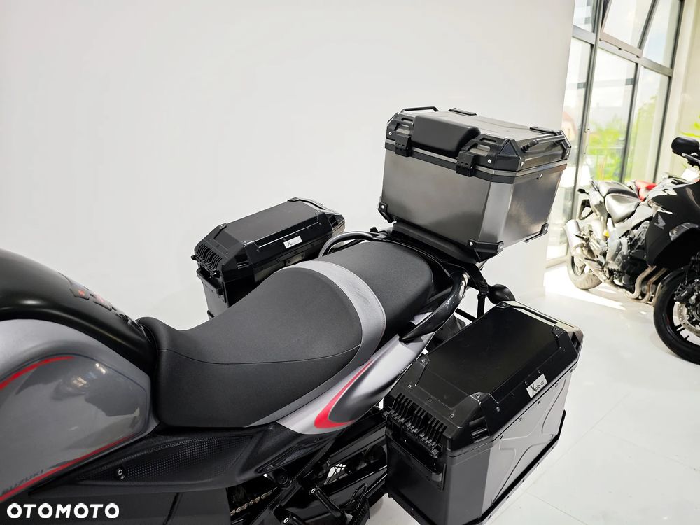 Suzuki V-STROM - 27