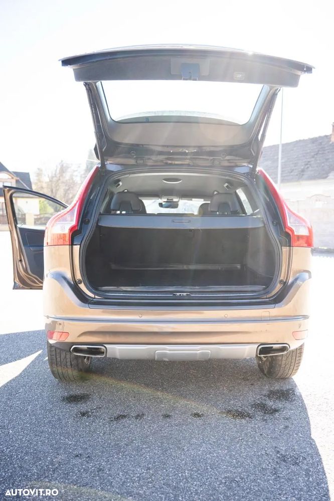 Volvo XC 60 D5 AWD Geartronic Summum - 5