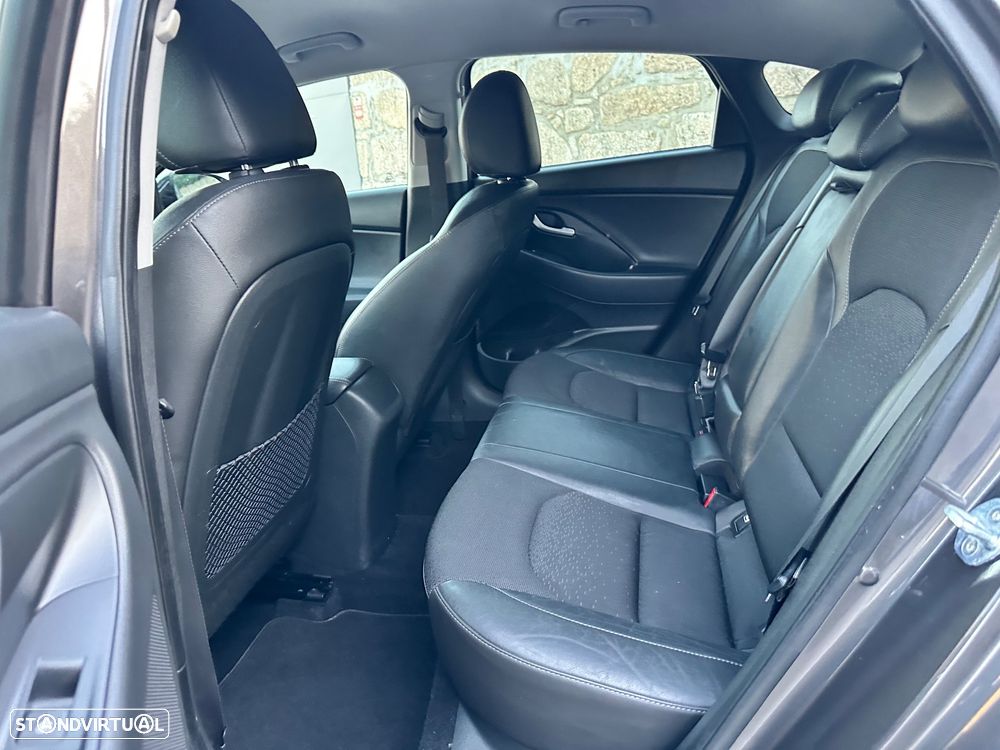Hyundai i30 Fastback 1.0 T-GDi Style - 38