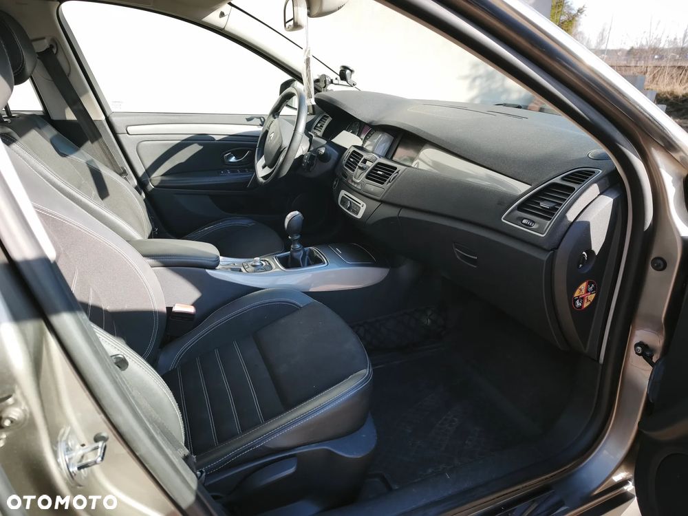 Renault Laguna 2.0 dCi Black Edition - 8