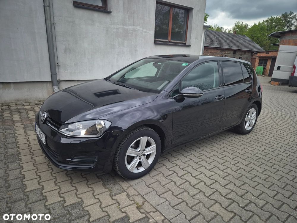 Volkswagen Golf - 1