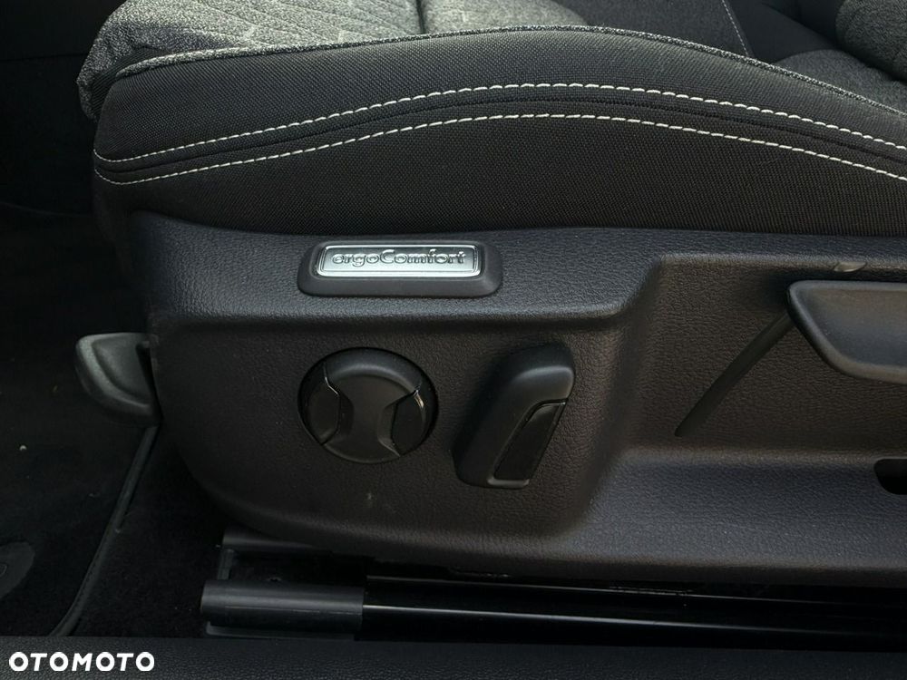 Volkswagen Passat - 11