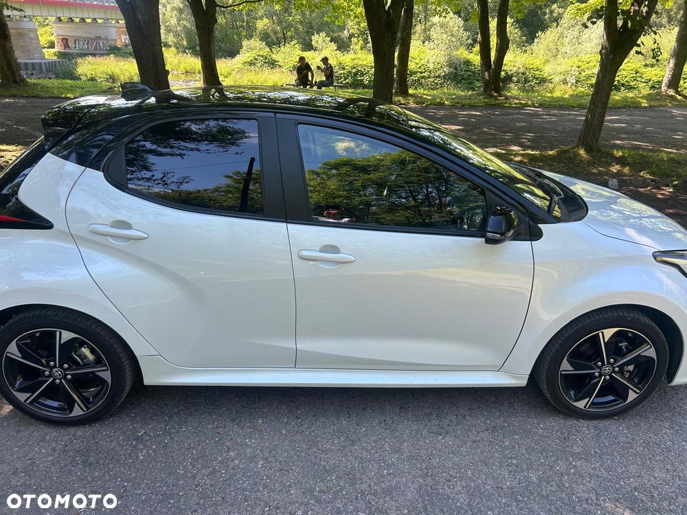 Toyota Yaris Hybrid 1.5 Executive - 3