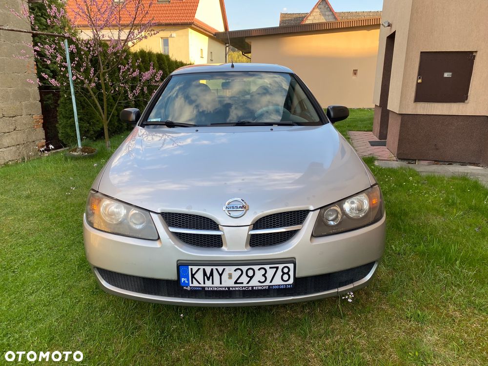 Nissan Almera 1.5 Base - 3