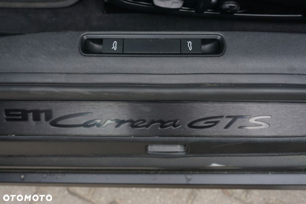 Porsche Carrera GT ver-carrera-gts - 11