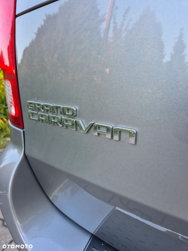 Dodge Grand Caravan - 10