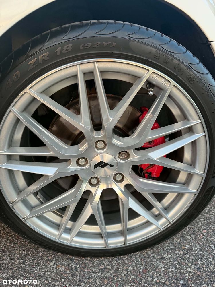 Volkswagen Golf 2.0 TSI GTI - 12