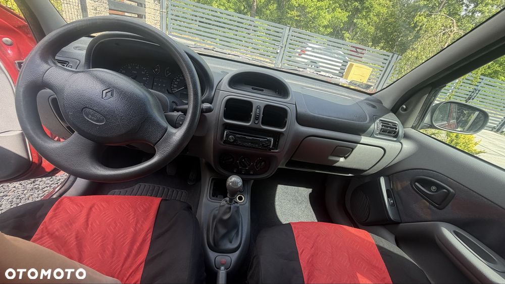 Renault Clio - 1