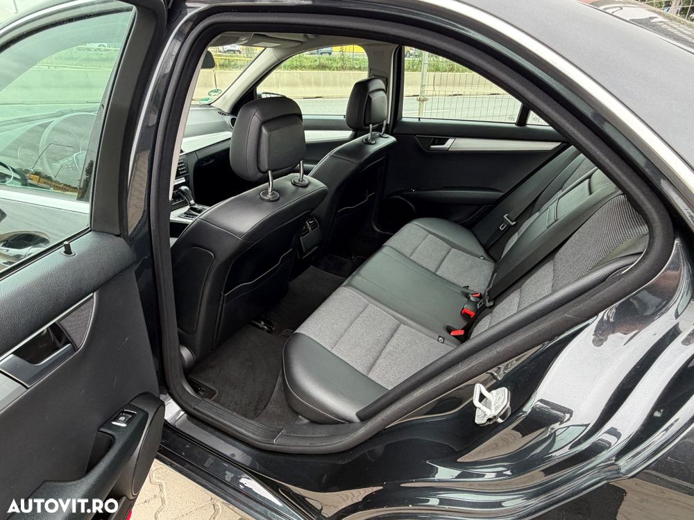 Mercedes-Benz C - 27