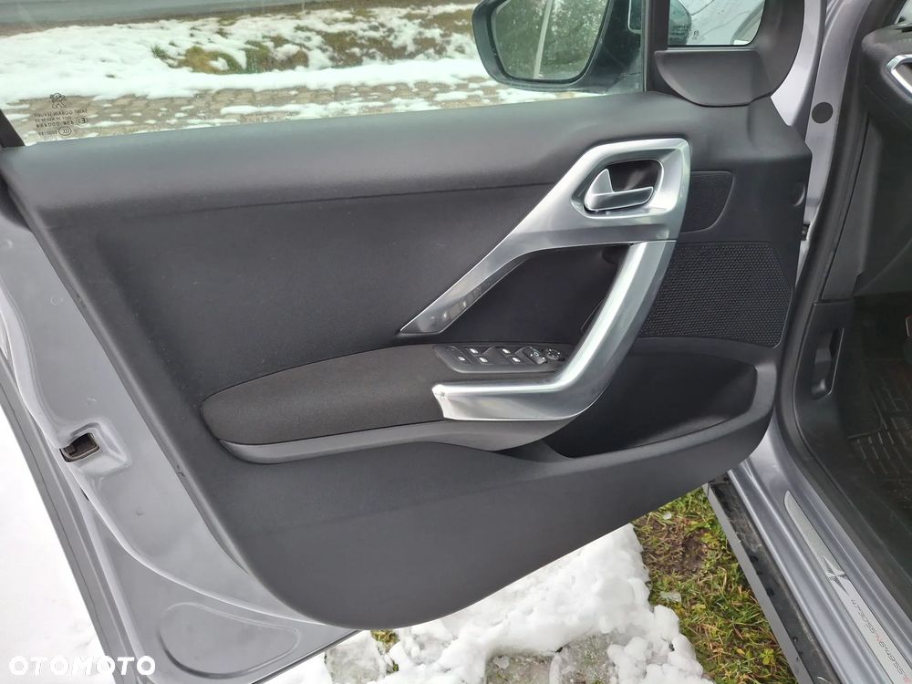 Peugeot 2008 1.6 e-HDi Allure S&S - 7