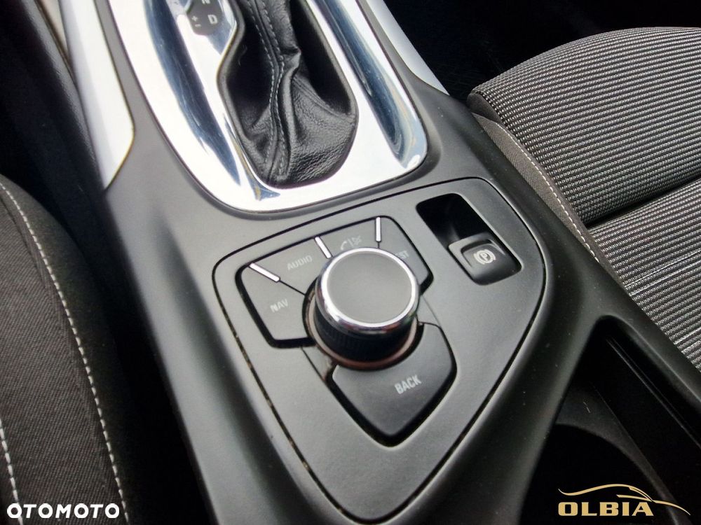 Opel Insignia - 32