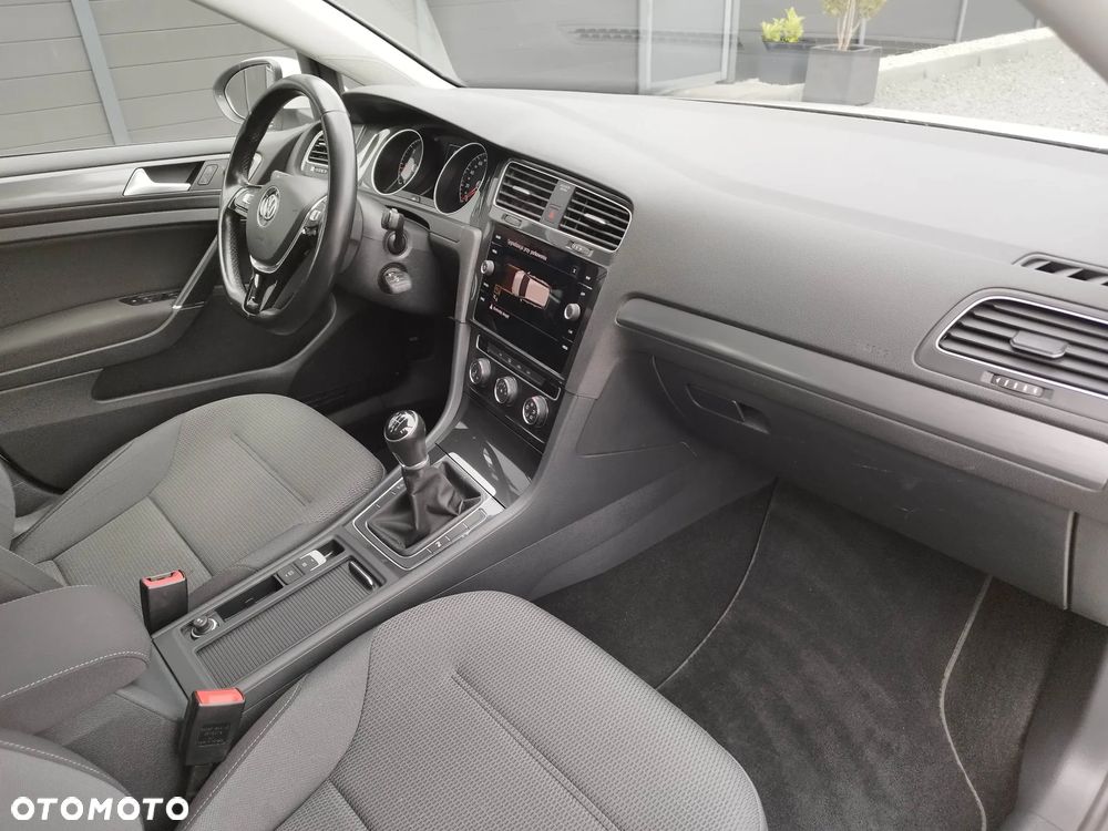 Volkswagen Golf 2.0 BlueTDI Comfortline - 27