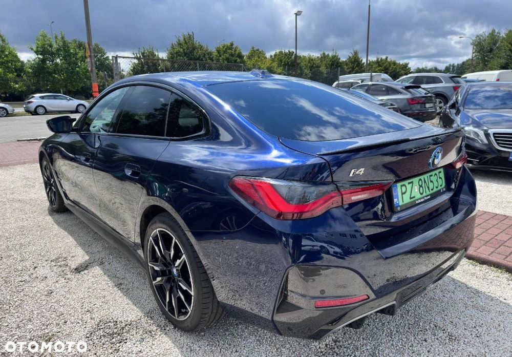 BMW i4 - 11