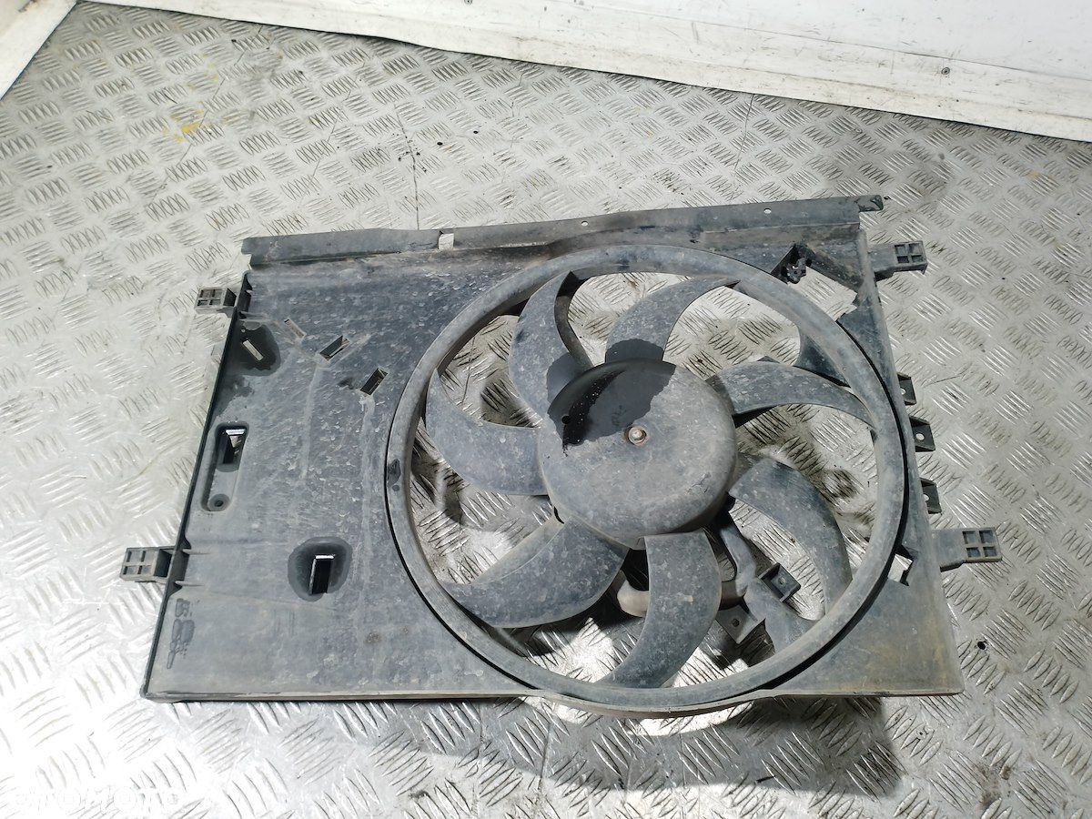 WENTYLATOR CHŁODNICY FIAT GRANDE PUNTO 0.9 TCE - 2