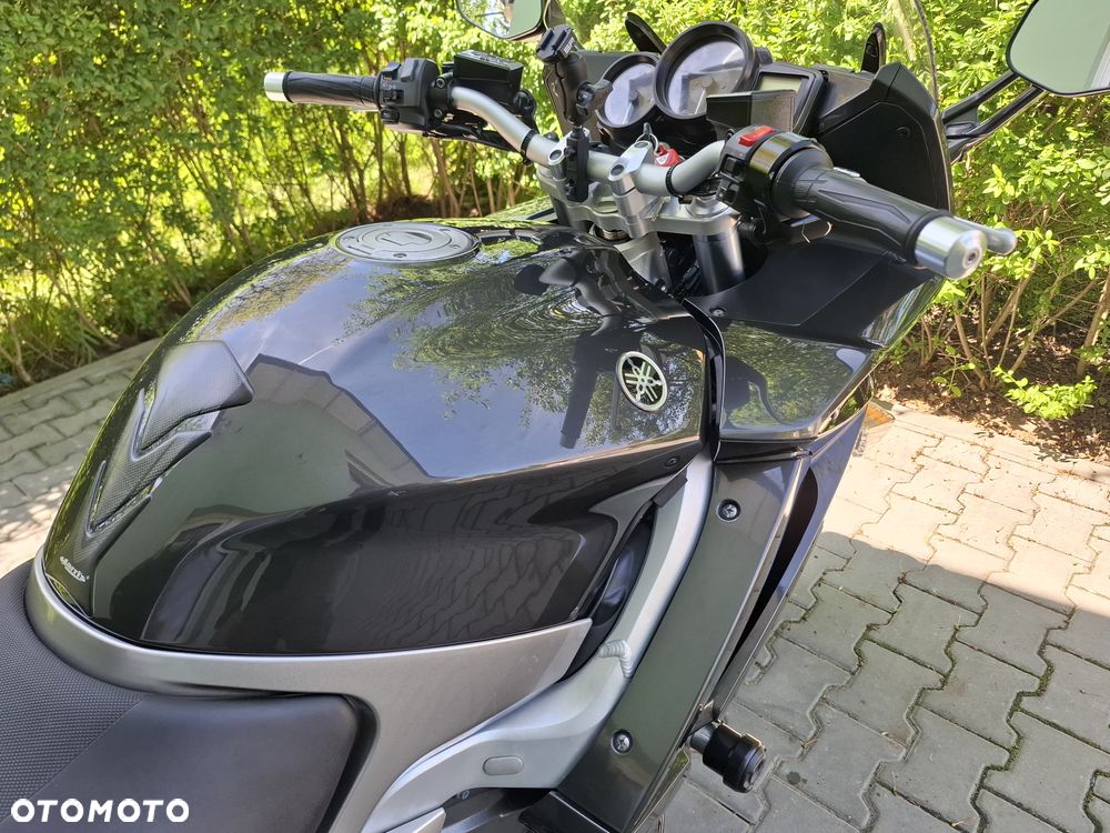 Yamaha FJR - 16
