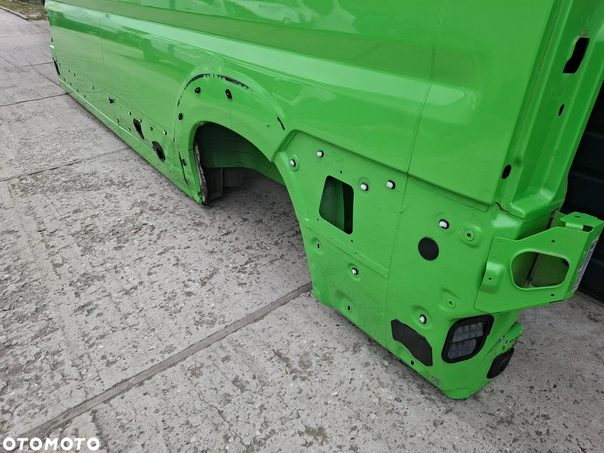 Błotnik Fiat Ducato lewy tył L3H2 rok 2022 delikatnie uszkodzony dół błotnika (zdjęcia) - 4