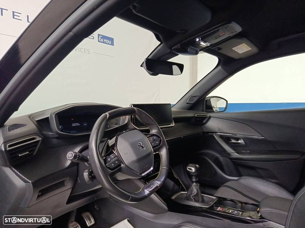 Peugeot 2008 1.2 PureTech GT - 8